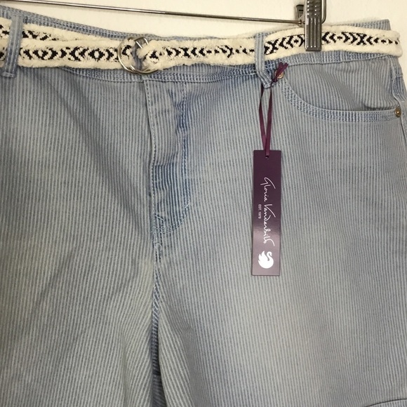 NWT PLUS Gloria Vanderbilt Striped Shorts - Picture 5 of 7